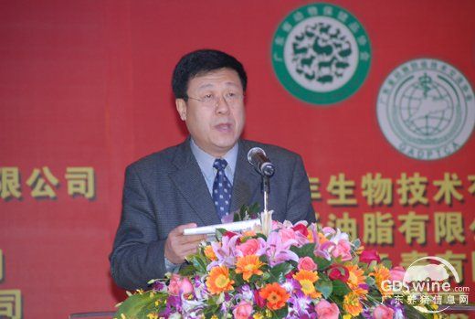 农业部国家首席兽医师于康震在会上讲话